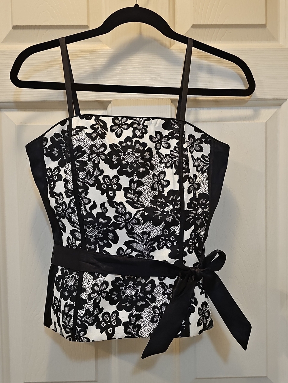 White House Black Market Black & White Floral Print Conv. Cami w/ Satin Tie